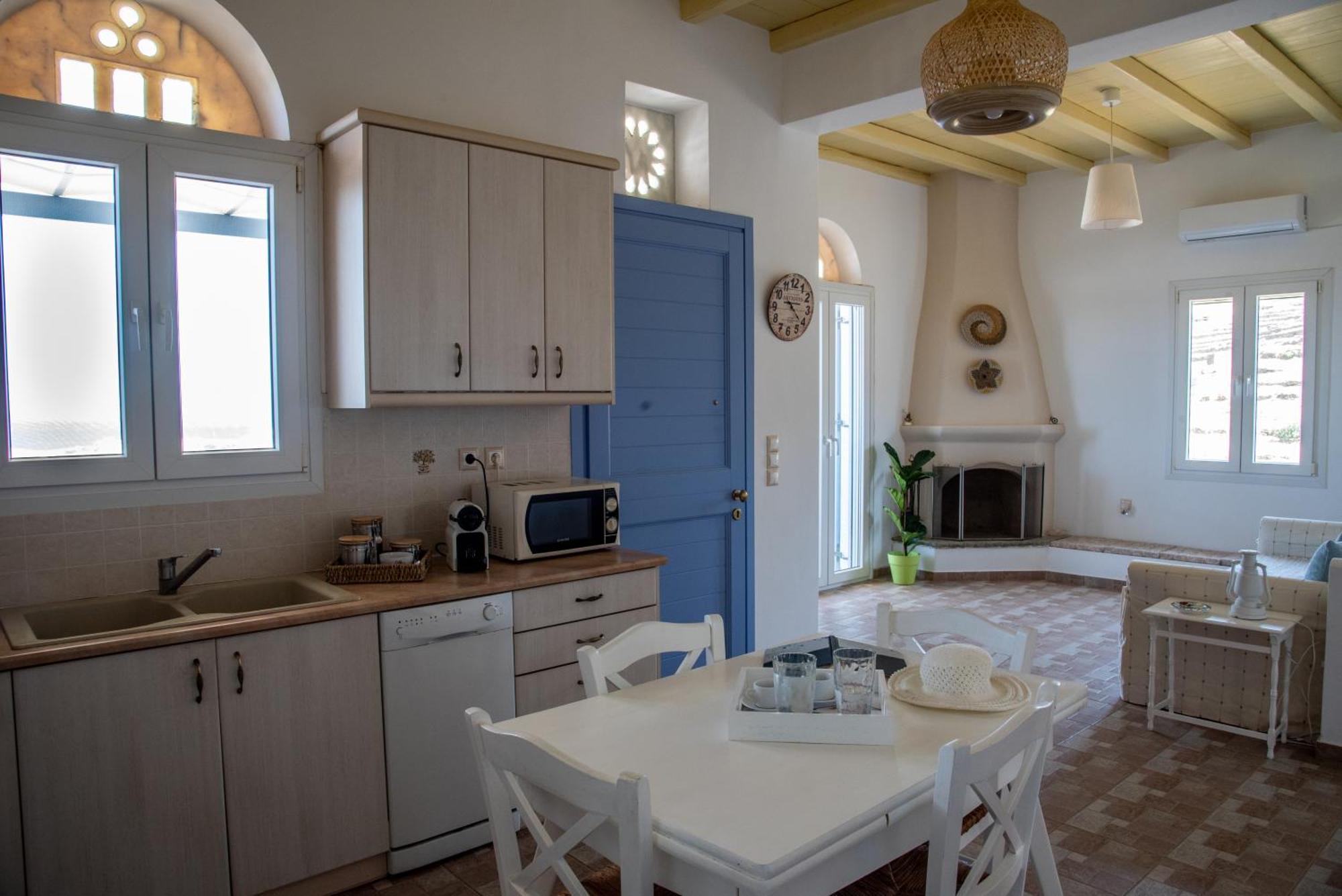 Iliopetra Residence Agios Romanos エクステリア 写真