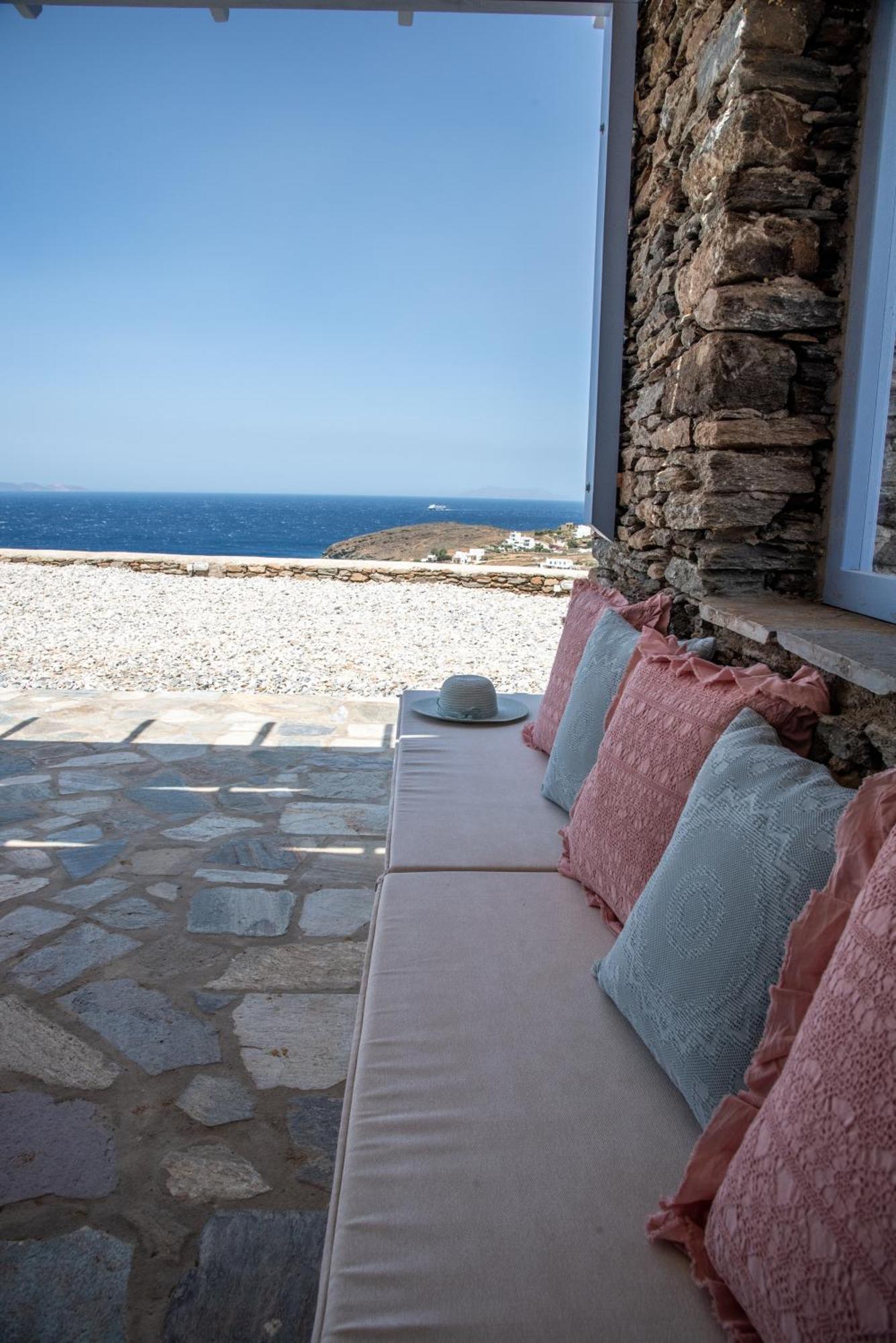 Iliopetra Residence Agios Romanos エクステリア 写真